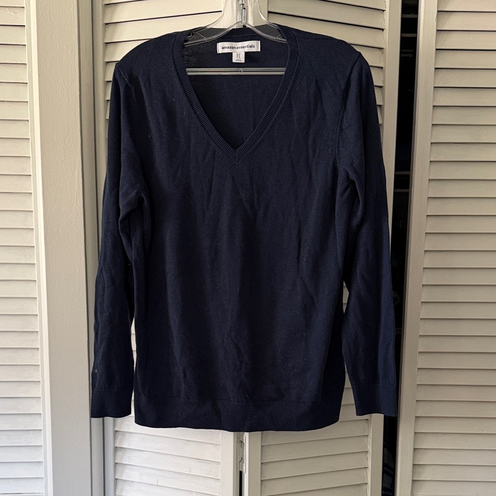 Amazon Essentials Navy V-Neck Sweater